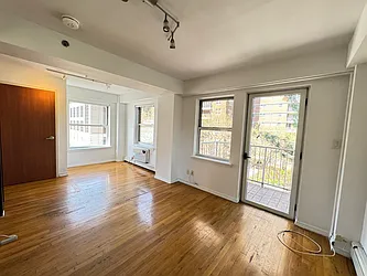 Rented by KNOCKKNOCK LLC