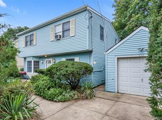 253 Raff Ave, Carle Place, NY 11514