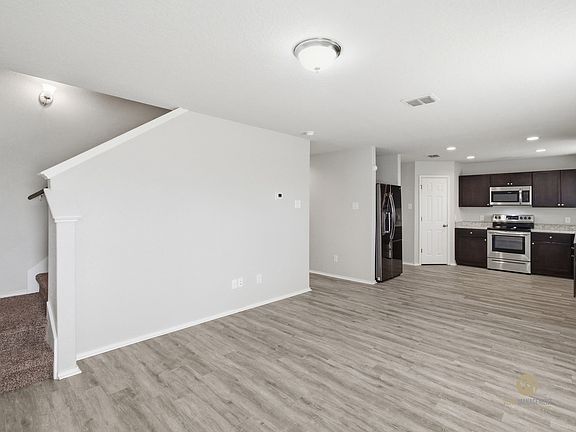5th image of 7526 Crestway Rdg