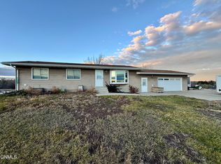 1533 53rd St W, Williston, ND 58801