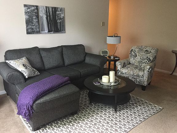 3rd image of 6121 Eastman Ave APT 1C