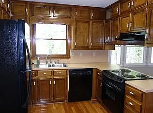 4 bed, 2445 sqft, $2,000 — Photo 2