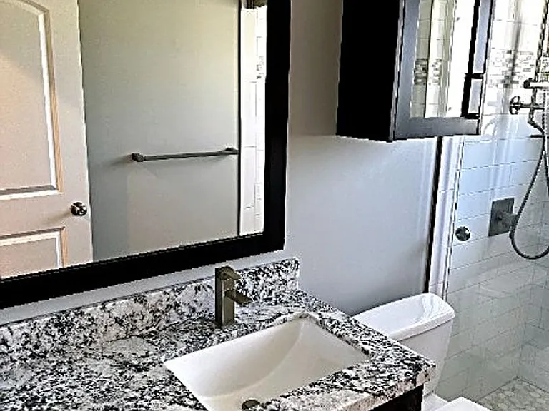 1102 E Sleepy Hollow Ln — Photo 16