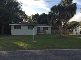 623 N Disston Ave, Tavares, FL 32778
