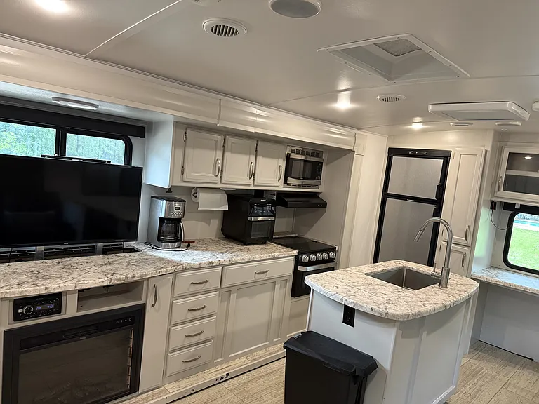 102 Primrose Dr #200 — Photo 5