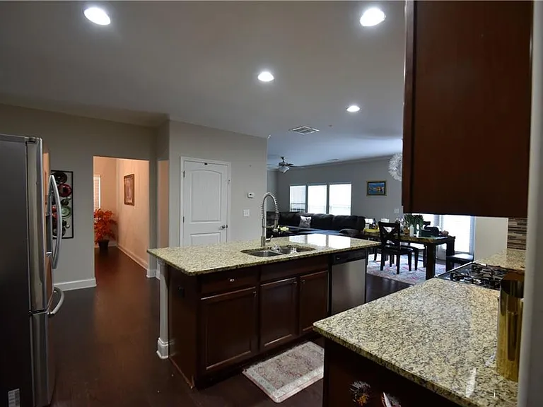 1805 Kingsbridge Ct — Photo 10