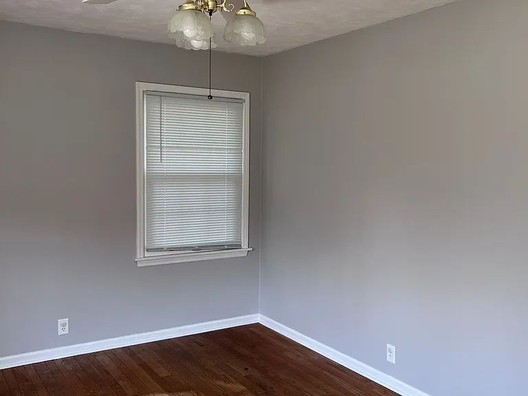 110 Woodbine — Photo 16