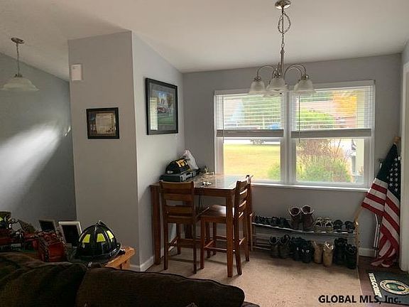 5th image of 98 Pepperbush Pl