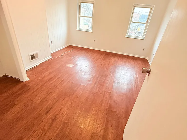 7 W 24th St #1 — Photo 12
