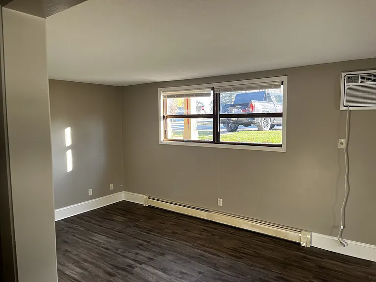 300 2nd St SW — Photo 8
