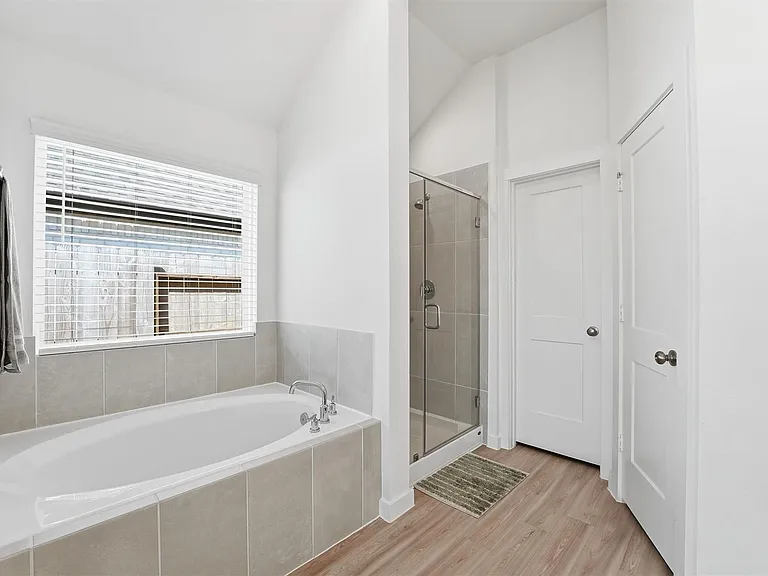 8611 Pier Cove Dr — Photo 13