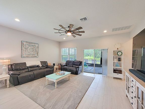 4th image of 2057 Cove Point Rd