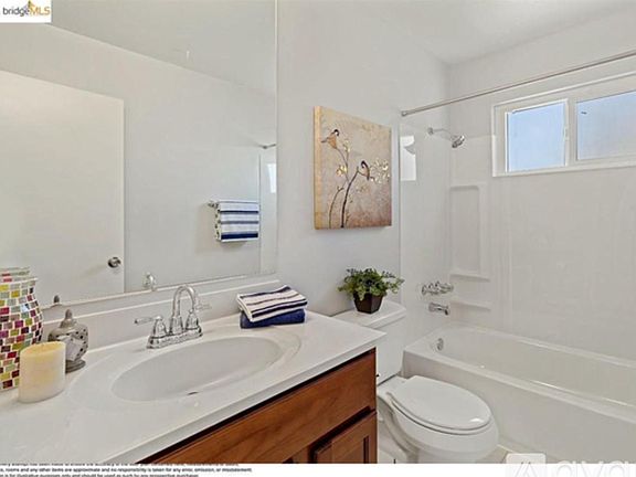 3rd image of 2922 22nd Ave #B