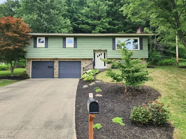 894 Green Dr, Coshocton, OH 43812