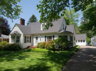 1327 Lakeway Ave, Kalamazoo, MI 49001