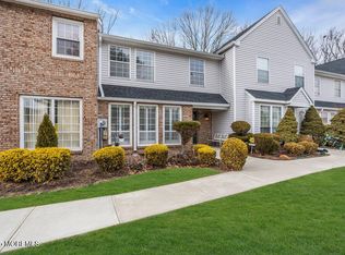 84 Foxwood Pl, Morganville, NJ