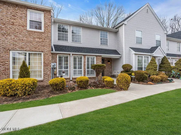 84 Foxwood Place, Morganville, NJ 07751