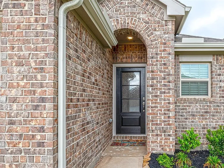18419 Cobalt Cove Ln — Photo 2