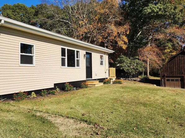 12 Rhode Island Line Road, Putnam, CT 06260