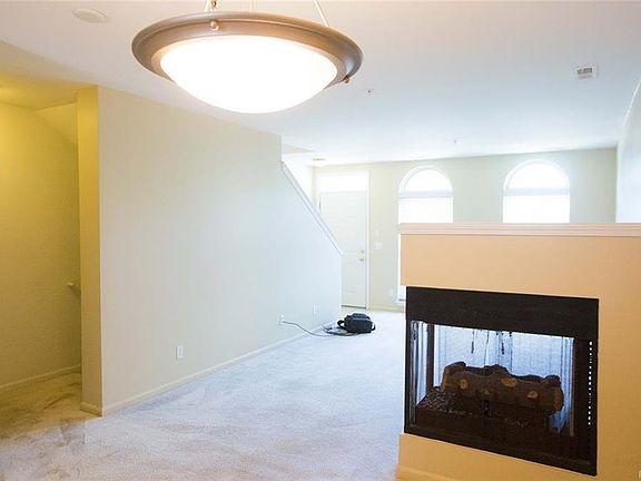 4th image of 3206 Camden Dr #1