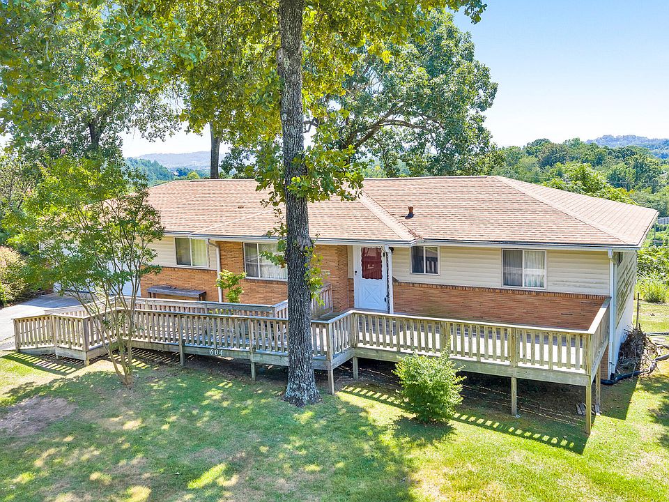 1st image of 604 Highview Dr