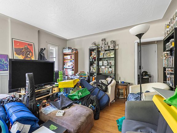 2nd image of 7516 106th St NW