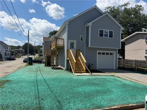 160 5th Ave, Woonsocket, RI 02895