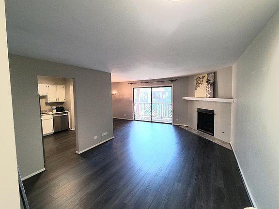 4th image of 1700 Lakecliffe Dr APT C