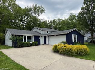 20541 Spruce Dr, Strongsville, OH 44149