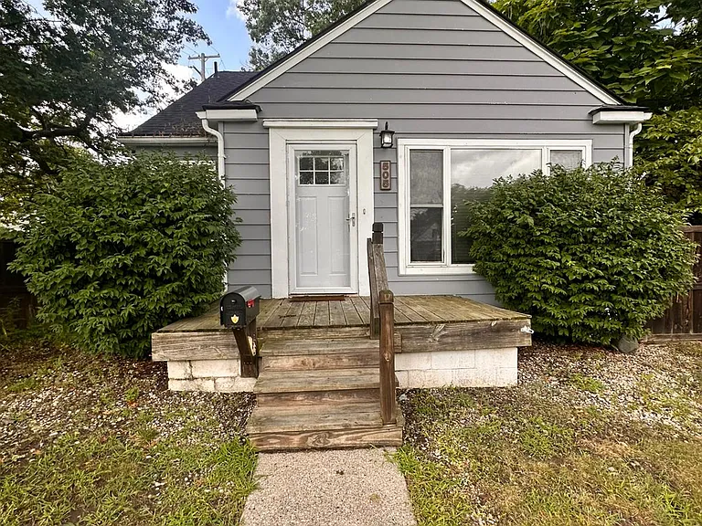 505 Gardendale St — Photo 2