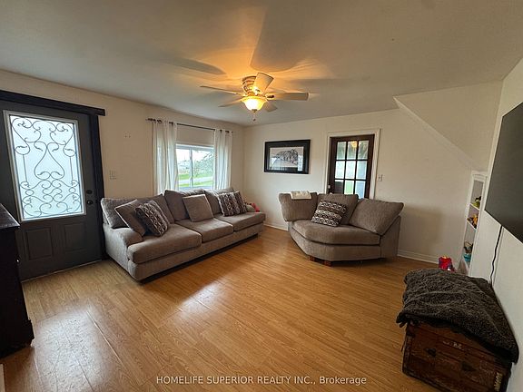 4th image of 1029 Saint Marks Rd