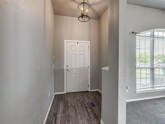 3rd image of 1816 Creekside Dr