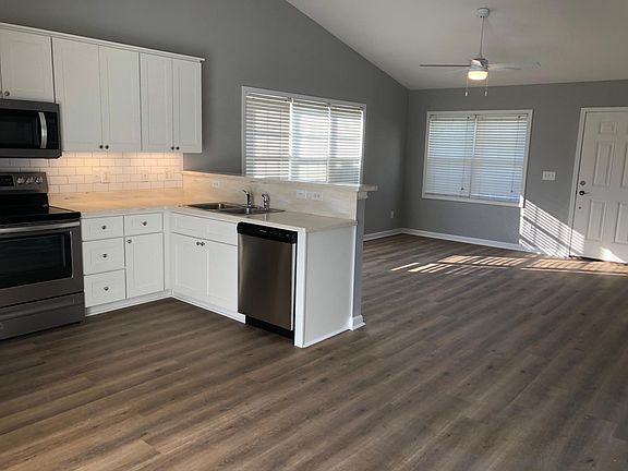 4th image of 132 Lewis Rd