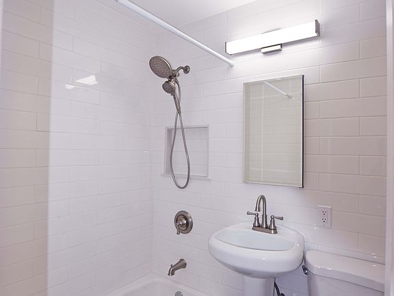 4th image of 670 De Graw St #2