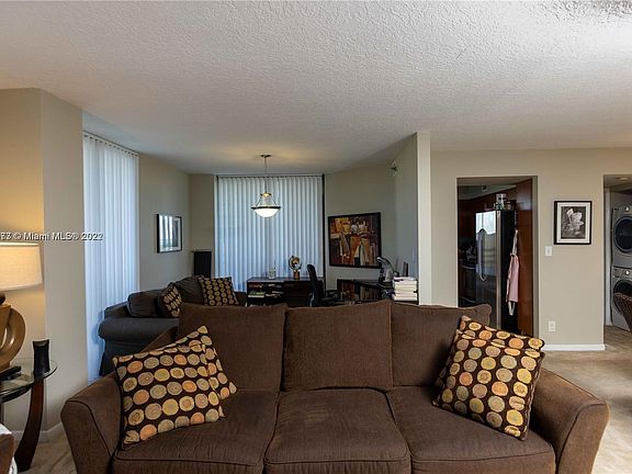 4th image of 3300 NE 192nd St APT 1606