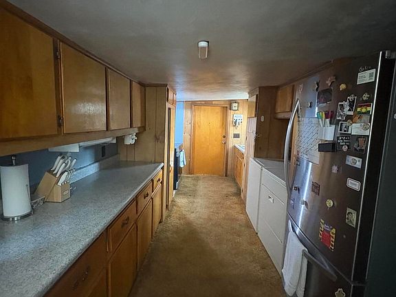 2nd image of 923 W Kohler St