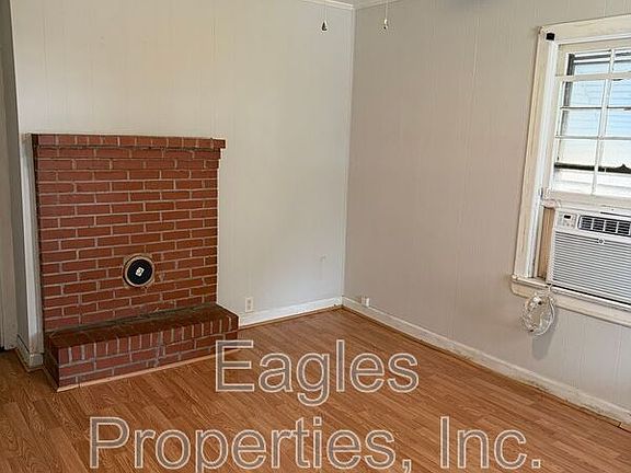 3rd image of 411 Beale St