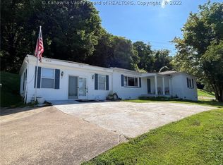 3996 Charleston Rd, Poca, WV 25159