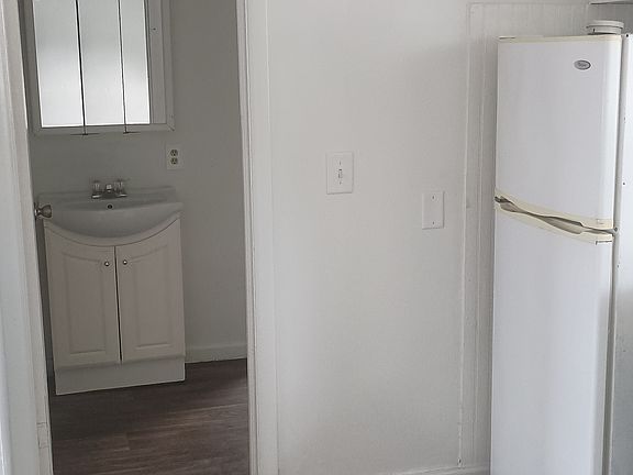 3rd image of 430 Chestnut St #4