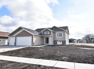 4205 Bristlecone Loop S, Fargo, ND 58104