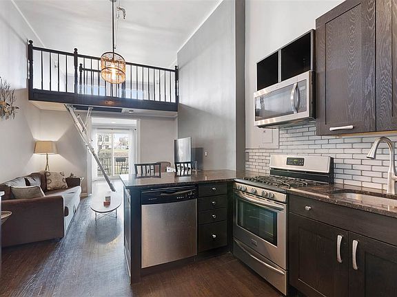 4th image of 445 Pavonia Ave APT 8