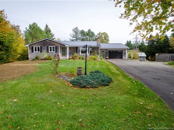 16 Sandra Dr, Quispamsis, NB E2G 1E7