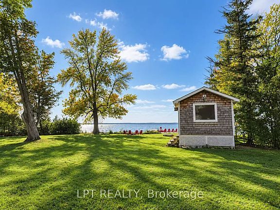 3rd image of 212 Cameron Cres