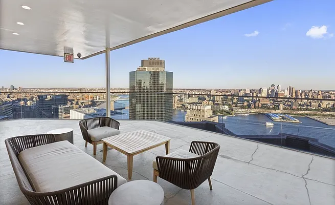 Sold by Luxian International Realty LLC | media 37