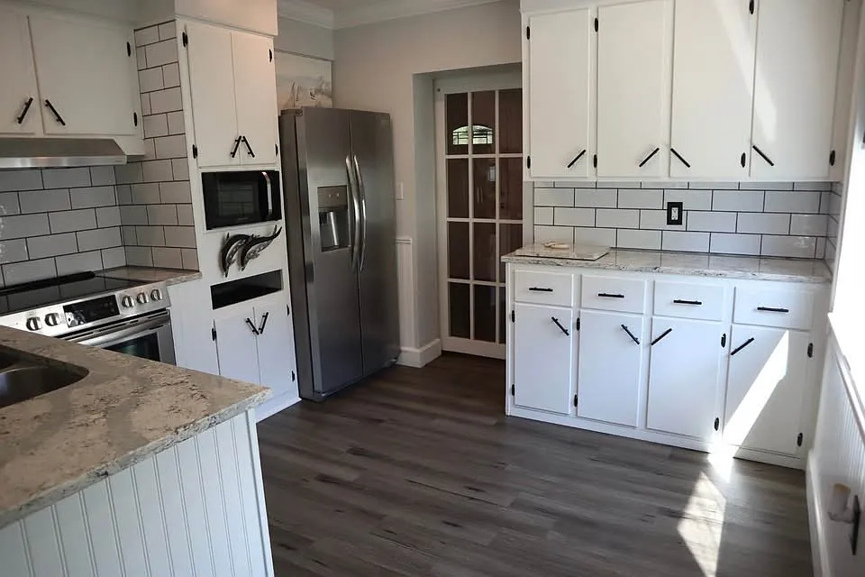 2 bed, 1229 sqft, $2,300 — Photo 3