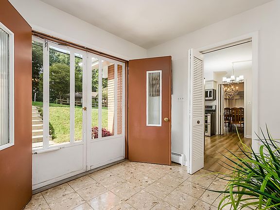 5th image of 1760 Bryn Mawr Cir