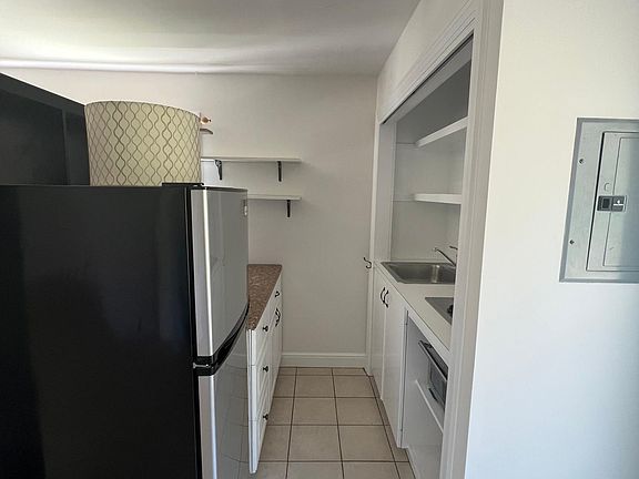 2nd image of 170A Janes St #A