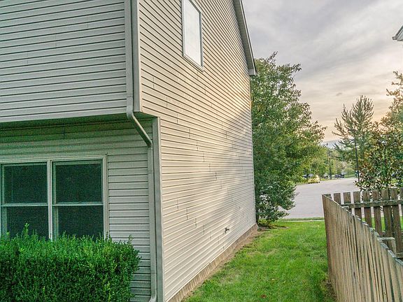 4th image of 4017 Barnard Dr