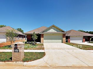 130 Saint Charles Way, Midwest City, OK 73130