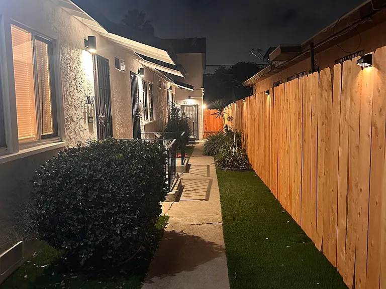 2844 Fairmount Ave — Photo 35